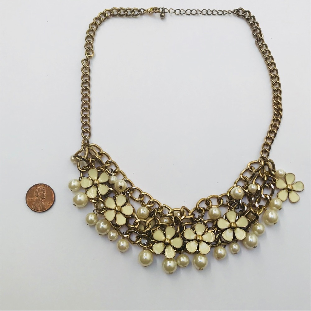 Statement necklace